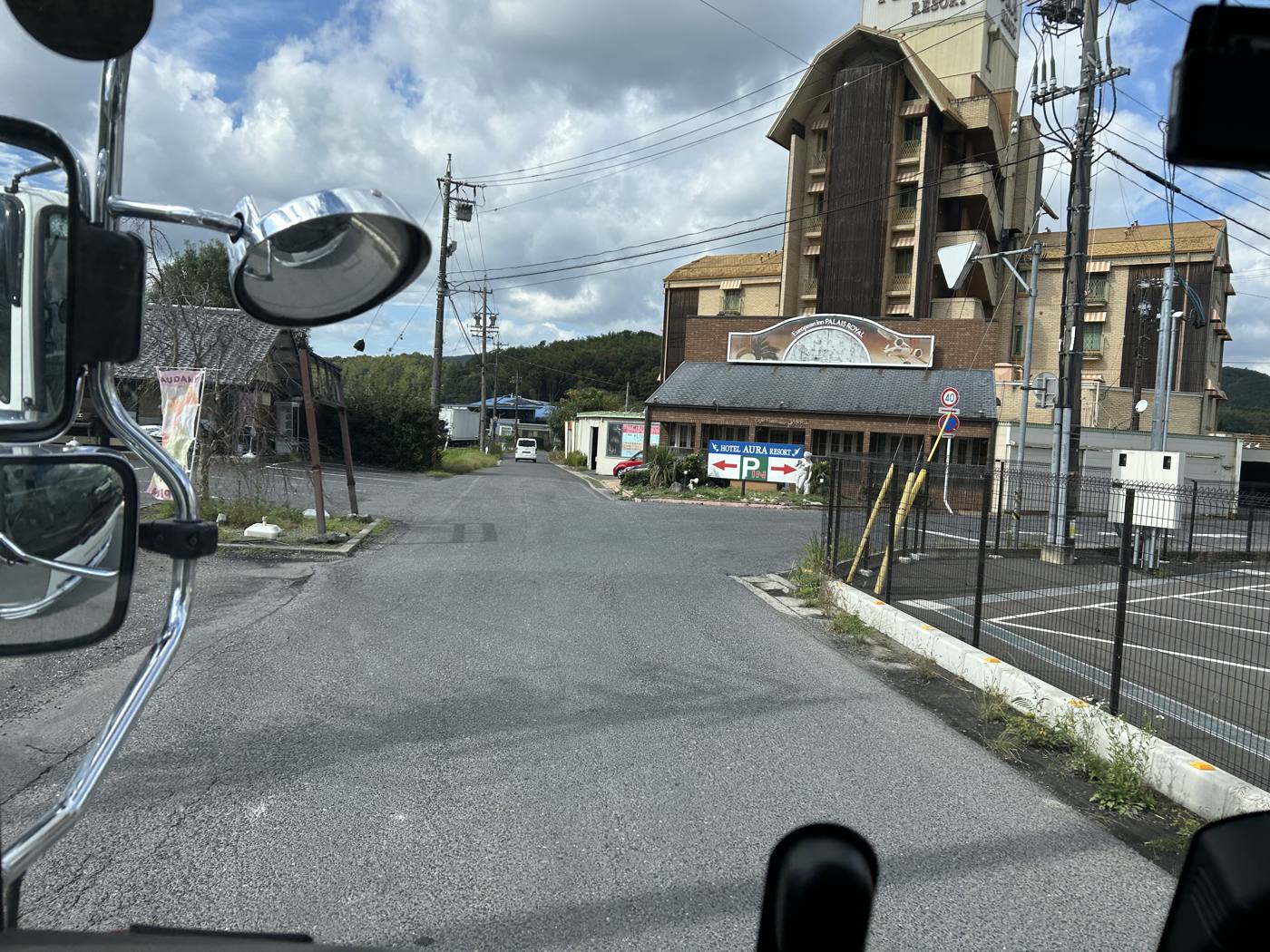 ホテル前の交差点